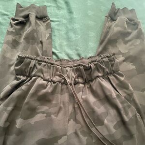 Dance Studio Mid-Rise Jogger
Full Length